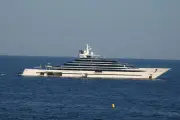 Kaos : le yacht à 300 M$ d'une héritière Walmart au large de Nice