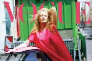 Karen Mulder brise 25 ans de silence dans Vogue Allemagne