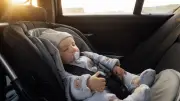 Kentucky : un bébé de 10 mois oublié 8 heures dans une voiture par sa grand-mère médecin
