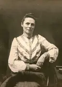 «La Fille de Mars» : Carla Demierre explore le paranormal