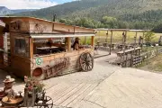 L'Arbracasq : un casse-croûte bar insolite à Séranon