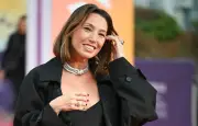 Laura Smet incarne sa grand-mère Huguette Clerc, mère de Johnny Hallyday