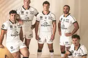 Le RCT dévoile son maillot extérieur inspiré des plages du Mourillon