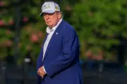 Le sale été de Donald Trump : revers diplomatiques et électoraux