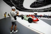 Les voitures de rallye font sensation au Grimaldi Forum