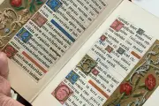 Livres d'artistes étonnants exposés à la médiathèque d'Antibes