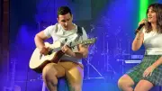 Luna Gabriel en concert au marché des producteurs de Pomérols