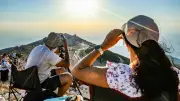 Lunettes d'éclipse volées : un couple lyonnais cambriolé en Espagne