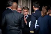 Macron rend hommage à Fanfan Patriat, fidèle parmi les fidèles