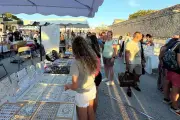 Marchés nocturnes Cannes et Antibes : un bilan mitigé