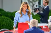 Melania Trump plaisante sur son absence après un mois loin des projecteurs