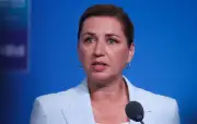 Mette Frederiksen répond à un chirurgien qui critique son nez
