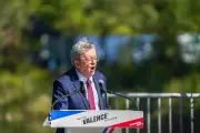 Mélenchon attaque les préfets, Nuñez, Retailleau et Le Pen répliquent