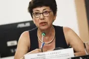 Monique Barbut, la ministre qui encense Mélenchon