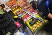 Nice : machette, taser et lacrymogène saisis, deux hommes interpellés