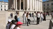 Nîmes : une Random Dance K-pop gratuite devant la Maison Carrée