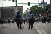 Noirs tués par la police aux États-Unis : au-delà du racisme