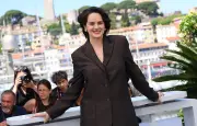Noémie Merlant maman : elle dévoile son bébé et soutient l'allaitement