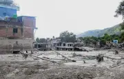Népal : 362 morts, la boue rend les secours très difficiles