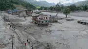 Népal : alerte aux inondations après la rupture d'un lac au Tibet