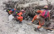 Népal : Guna Maya Bohara, 97 ans, survit miraculeusement à la crue