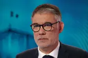 Olivier Faure critique Macron en jet ski à Brégançon