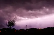 Orages : neuf départements en vigilance orange lundi