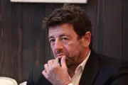 Patrick Bruel autorisé à voyager malgré sa mise en examen