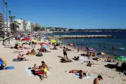 Plage d'Antibes évacuée après une fausse alerte à l'ogive