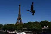 Plongeurs de haut vol : un spectacle à 20 mètres au-dessus de la Seine