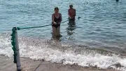 Portiragnes : une main courante pour faciliter la sortie de l'eau
