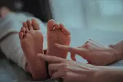 Pourquoi ne rit-on pas quand on se chatouille soi-même ?