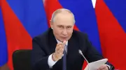 Poutine menace de saisir des navires occidentaux en riposte