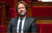 Primaire à gauche : Boris Vallaud soutient Glucksmann