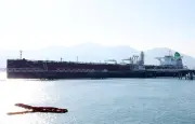 Pétrolier saoudien en feu après une frappe en mer Rouge