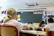 Rentrée 2026 : un enfant peut être changé d'école si un parent déborde