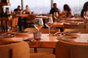 Resto basket : le fléau estival qui coûte cher aux restaurateurs