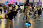 Roller disco : la fièvre du samedi soir revient sur les pistes