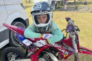 Roméo Cibien, 8 ans, rêve de motocross freestyle et cherche sponsors