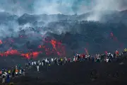 Éruption de l'Etna : les touristes affluent malgré les risques
