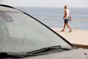 Sable du Sahara : la méthode de Villeneuve-Loubet contre les voitures ventouses