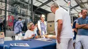 Saint-Louis à Sète : Magali Réthoré signe 200 affiches en dédicace