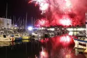 Saint-Raphaël annule son feu d'artifice par solidarité avec les pompiers