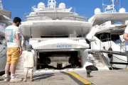Saint-Tropez : feu maîtrisé sur un yacht, le port salue la réactivité