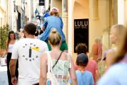 Saint-Tropez veut changer de strate après l'afflux record