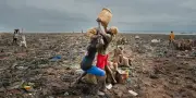 Sierra Leone : les bidonvilles piégés par la montée de l'océan