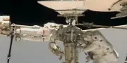 Sophie Adenot réussit sa deuxième sortie spatiale pour changer une antenne