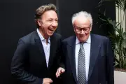 Stéphane Bern rend hommage à son « père spirituel » Philippe Bouvard