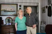 Été 1971 à Toulon : la mer entre dans leur vie