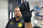 États-Unis : gants électriques pour agents de l'ICE